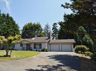 851 Brookhaven Dr, Brookings, OR 97415