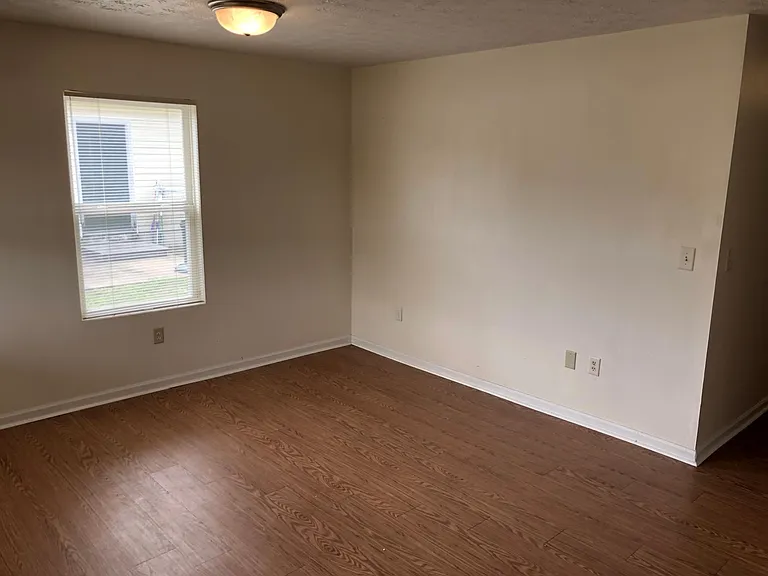 715 Sheridan Ave — Photo 4