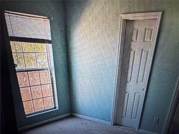 3rd image of 529 Mimosa Rd