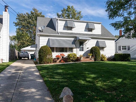 2nd image of 30821 Crescent Dr