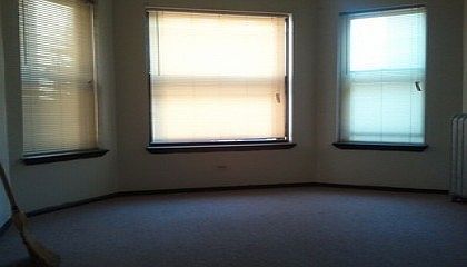 3rd image of 6803 S Clyde Ave
