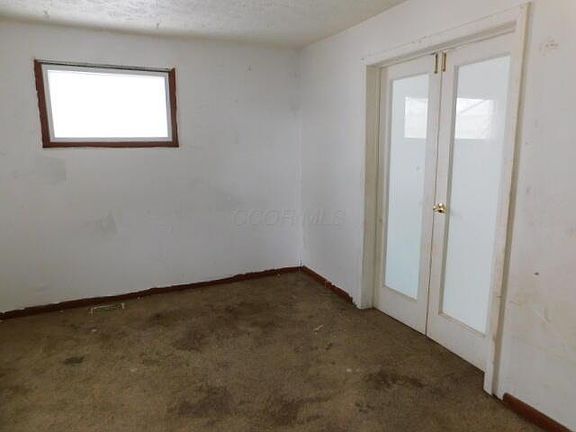 5th image of 491 Wrexham Ave