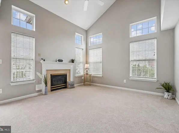 12917 Bridger Dr #1813, Germantown, MD 20874