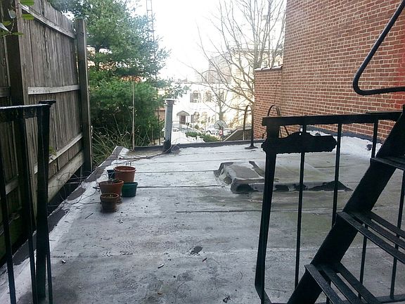 5th image of 880 Manhattan Ave
