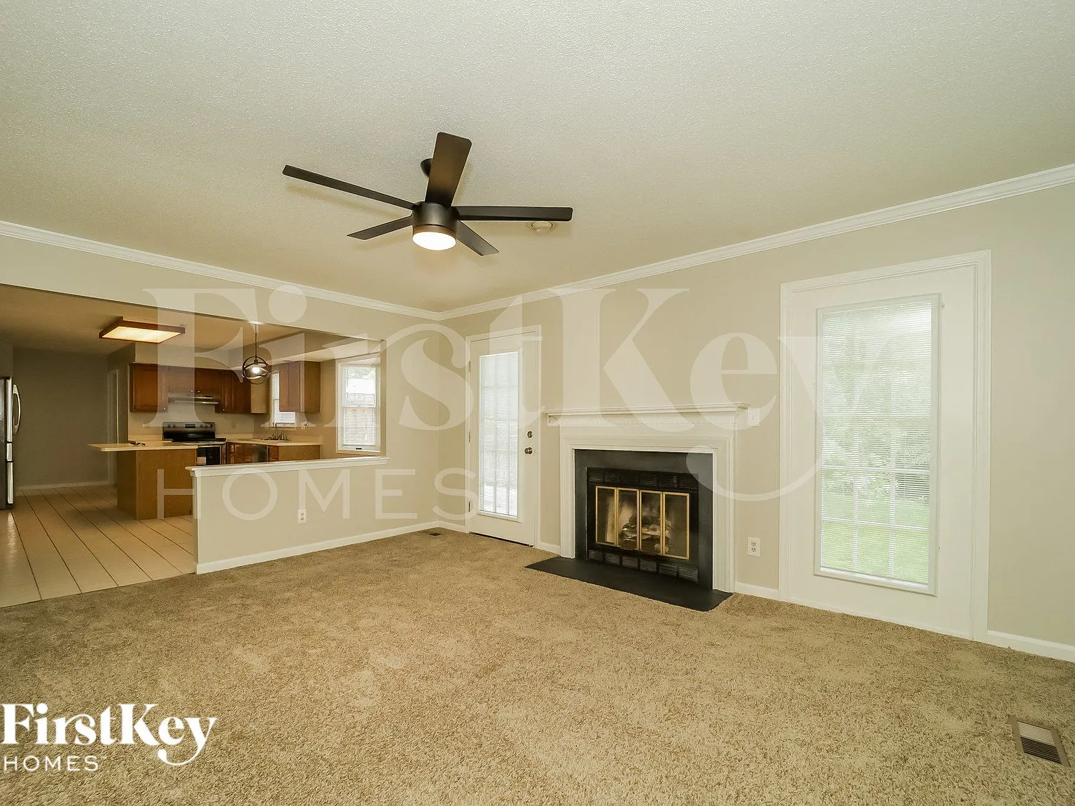 4 bed, 2.5 bath, 2464 sqft, $2,290 — Photo 3