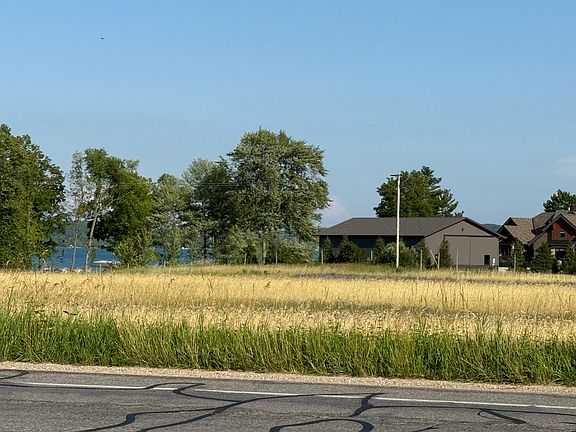 3rd image of 8622 Cairn Hwy