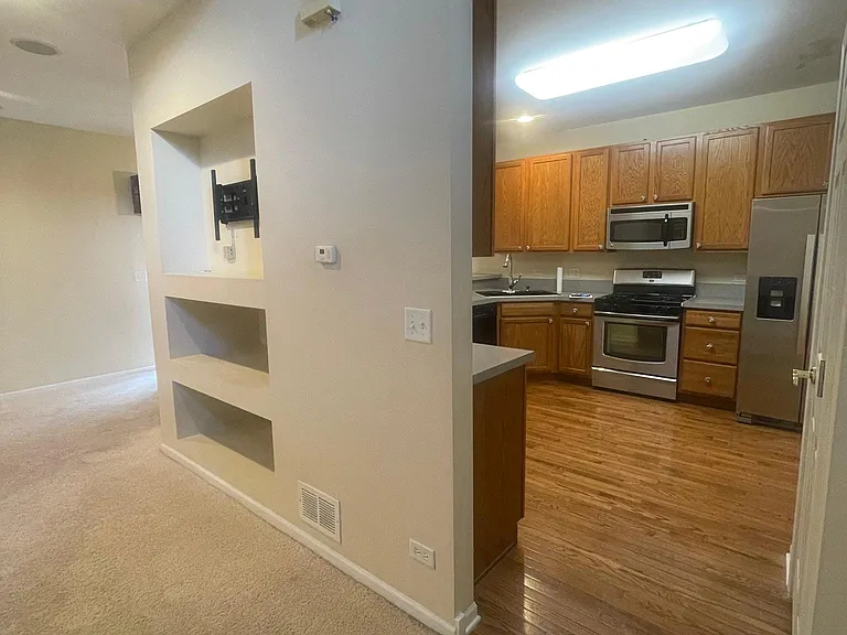 6034 Canterbury Ln #6034 — Photo 5