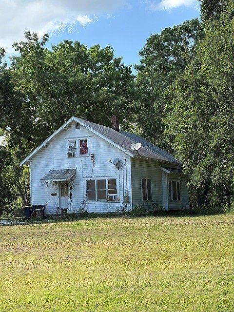 1st image of 801 E Hilltop Dr