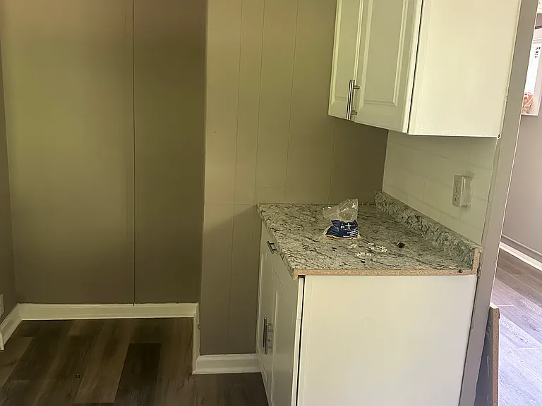 2324 Ballard Pl — Photo 6