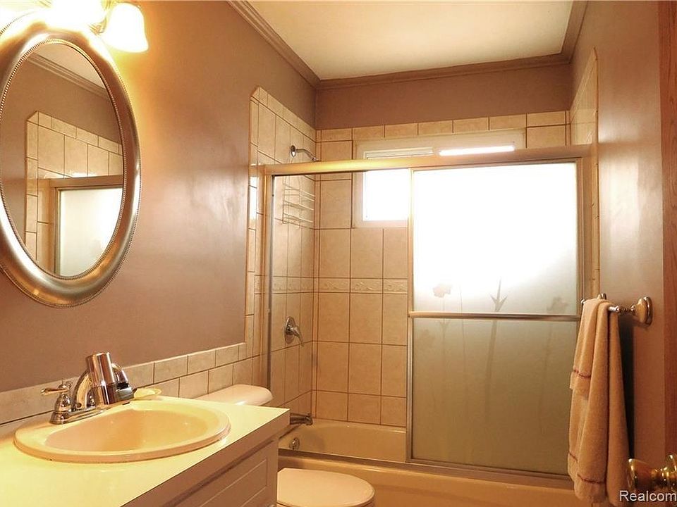 3010 Wyoming Ave, Flint, MI 48506 Zillow