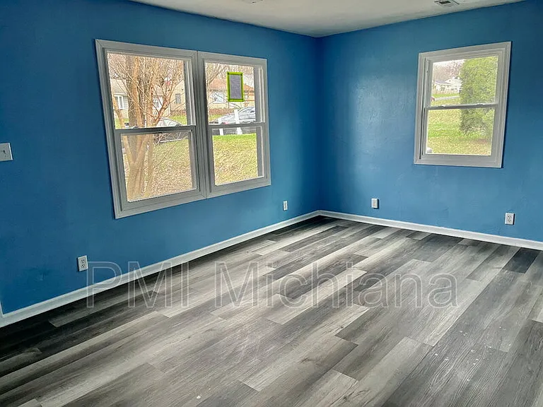 1909 Swygart Ave — Photo 4