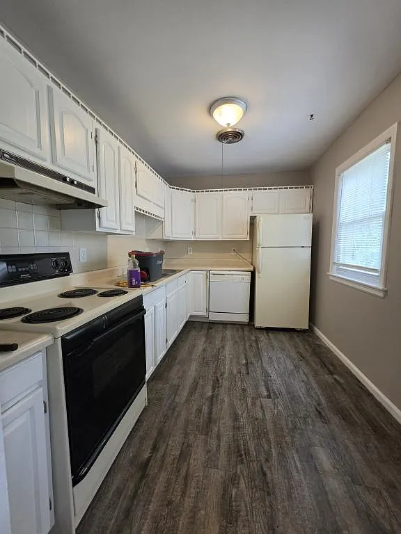 9006 Wornall Rd — Photo 4