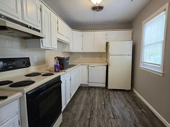 4th image of 9006 Wornall Rd