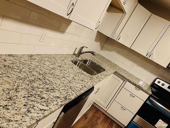 5th image of 105 Bayberry Ln