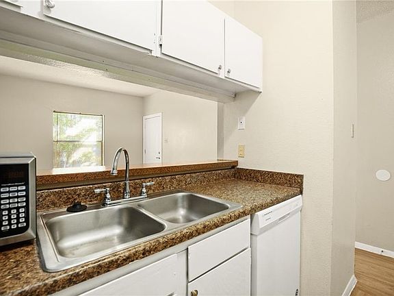 5th image of 3400 Lynridge Dr APT 9A