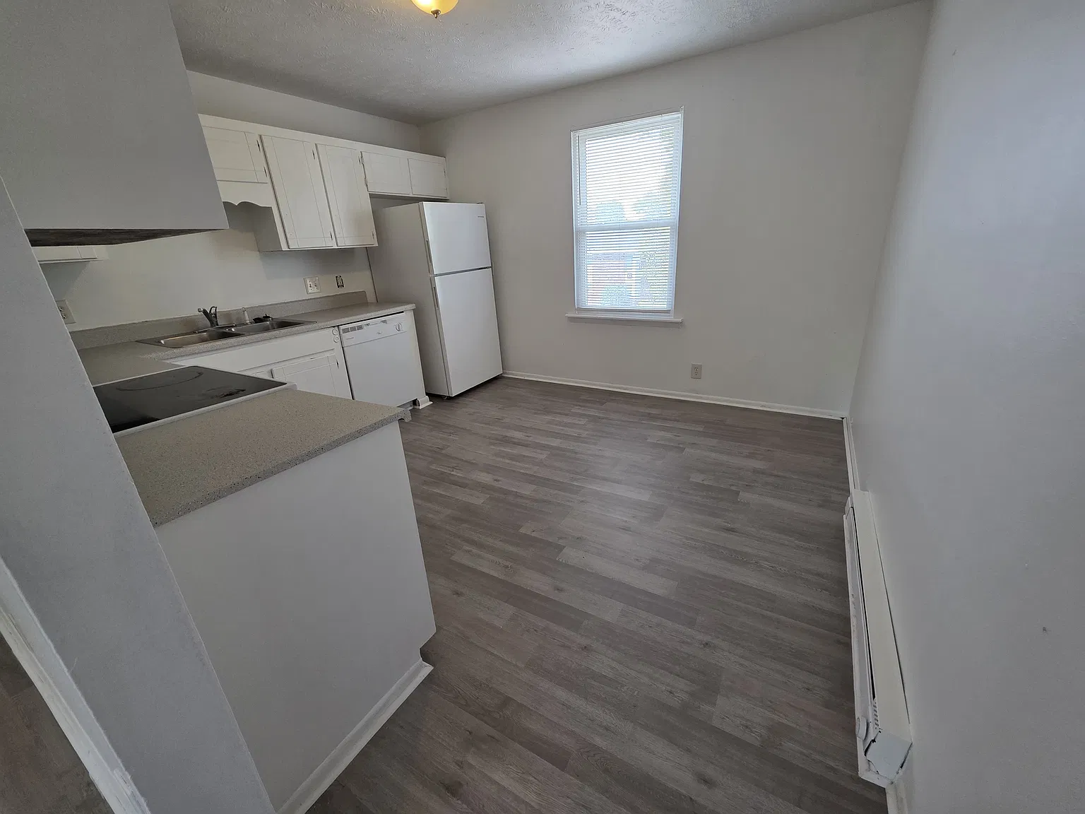 210 E Palestine Ave — Photo 1