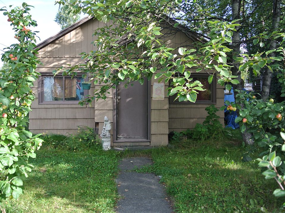 2nd image of 805 E 13th Ave