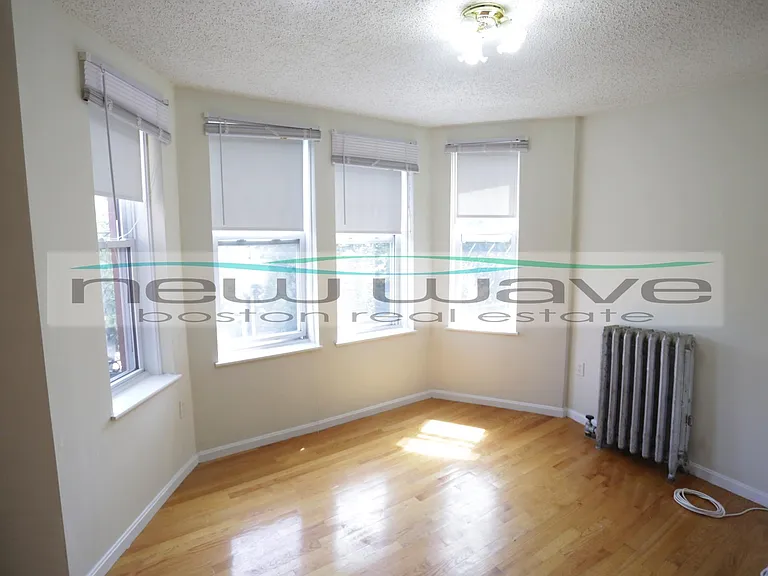 58 Queensberry St #16 — Photo 2