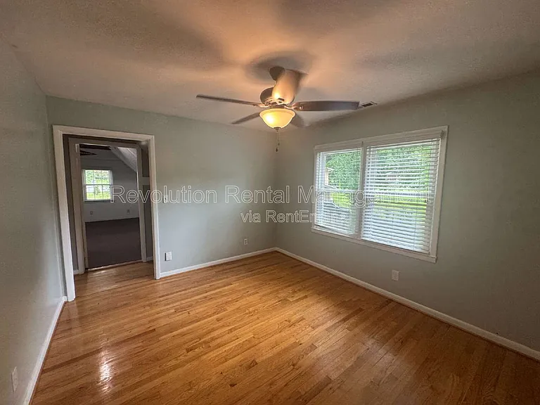 3288 Regalwoods Dr — Photo 16