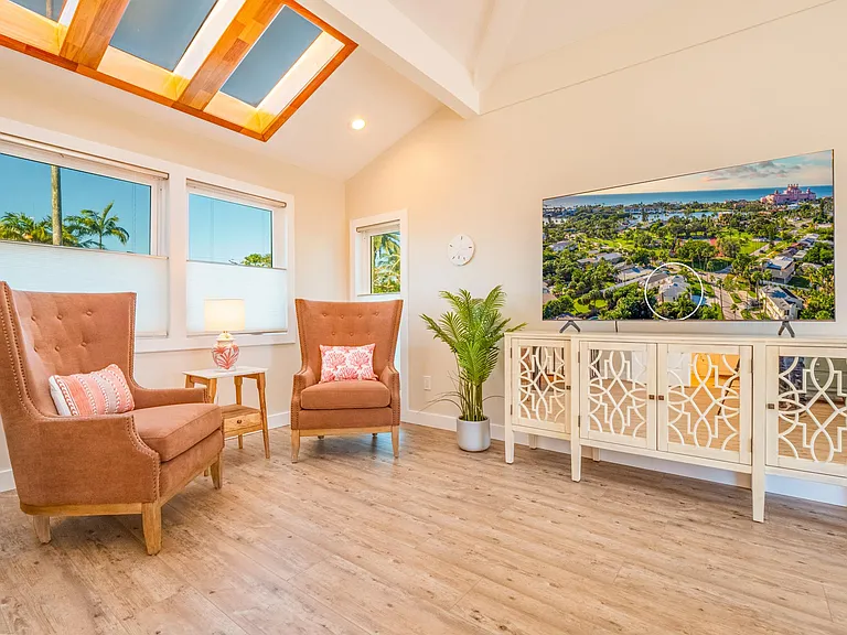 Master bedroom retreat. 65"TV.