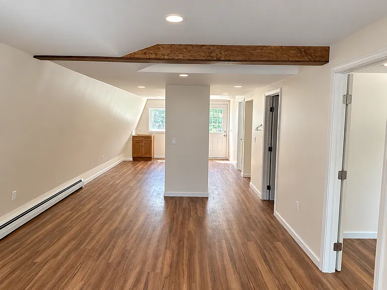 25 Maple St #B — Photo 2