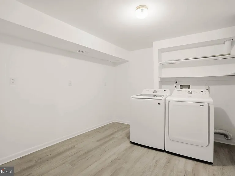 1382 Almond Dr — Photo 28