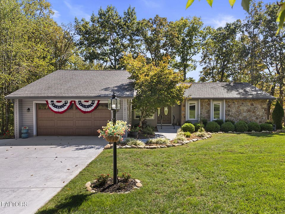 1st image of 109 Winslow Ln