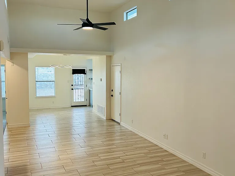 14213 Gil Reyes Dr — Photo 2