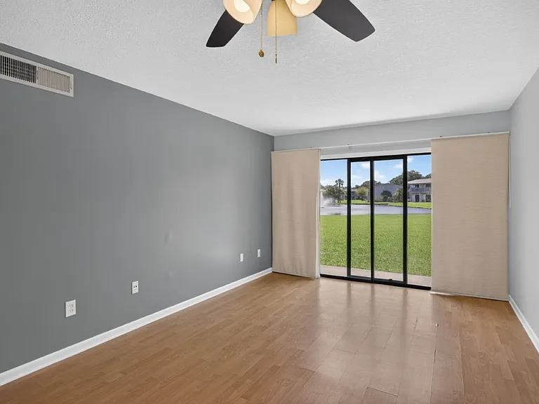 700 W Pope Rd #H61 — Photo 6