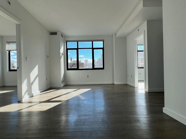 125 Parkside Ave #4N