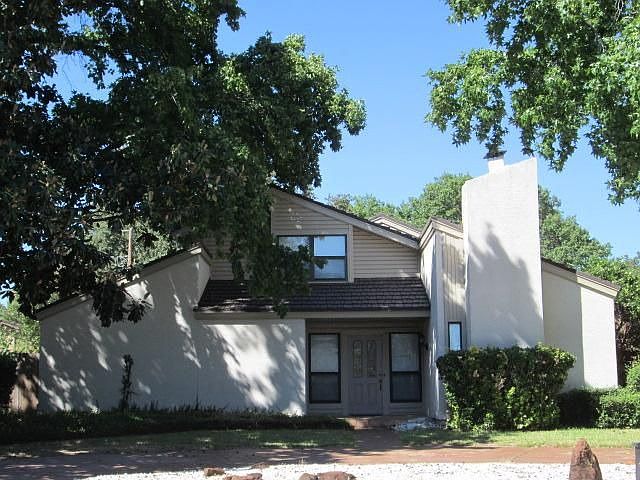 1st image of 2001 Garden Oaks Dr