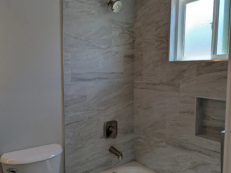 19118 Meekland Ave #B — Photo 28
