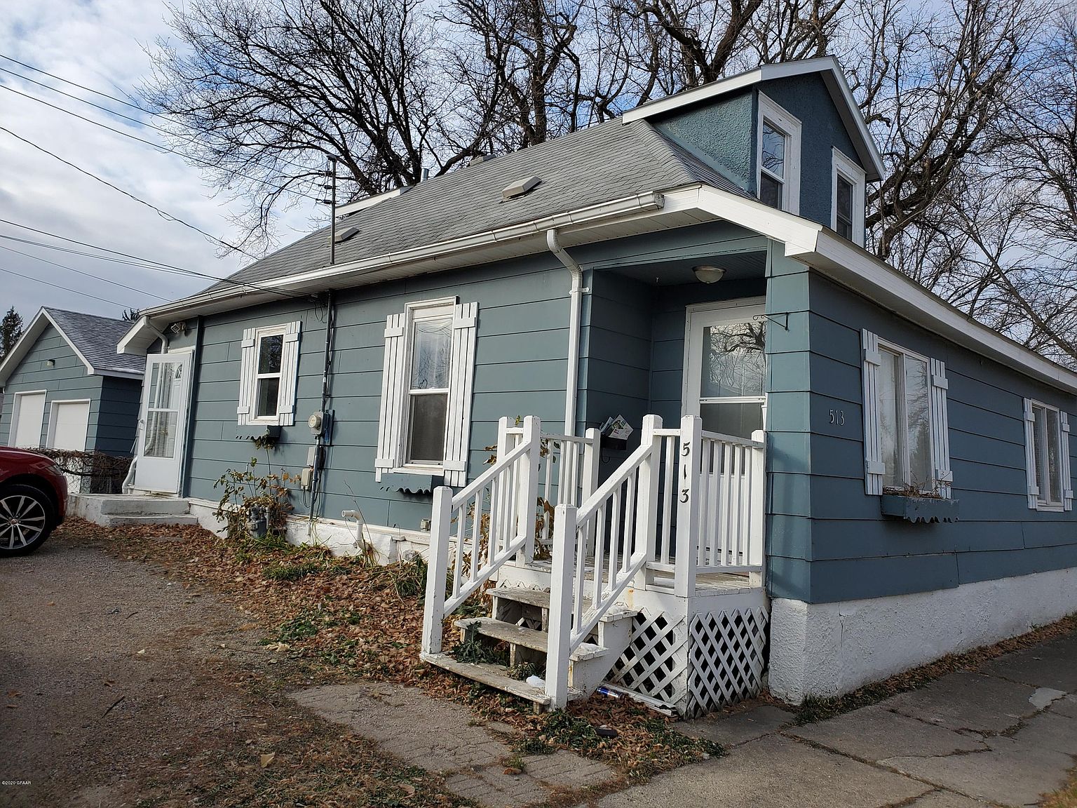 513 13th Ave S Grand Forks Nd 58201 Mls 20 1971 Zillow