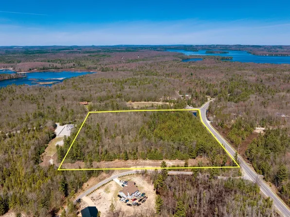 9595 Mud Lake Rd, Interlochen, MI 49643