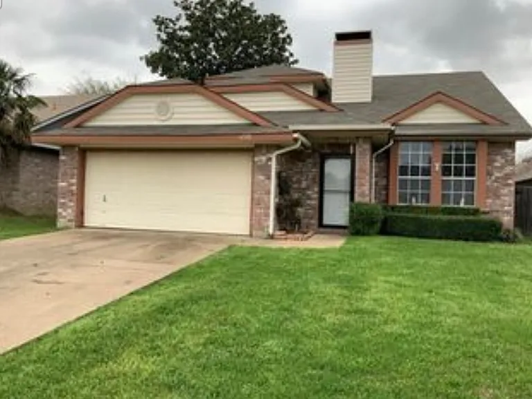 6720 Haltom Rd — Photo 1