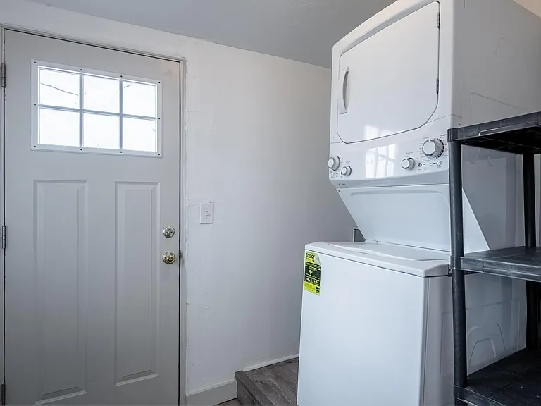 209 S Main St — Photo 10