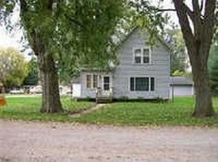 313 E Walnut St, Conrad, IA 50621