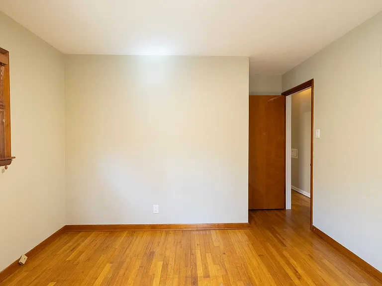 1008 Lakeshore Dr — Photo 6