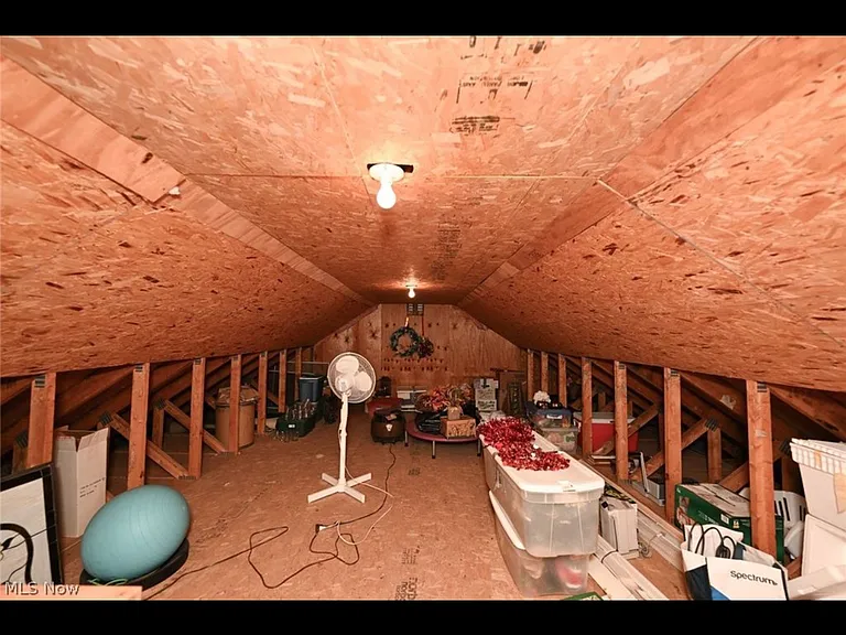 2839 Elmwood St — Photo 26
