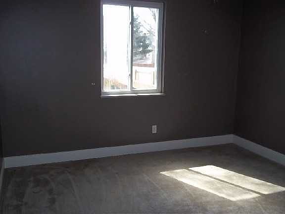 5th image of 5643 Surrey Ave