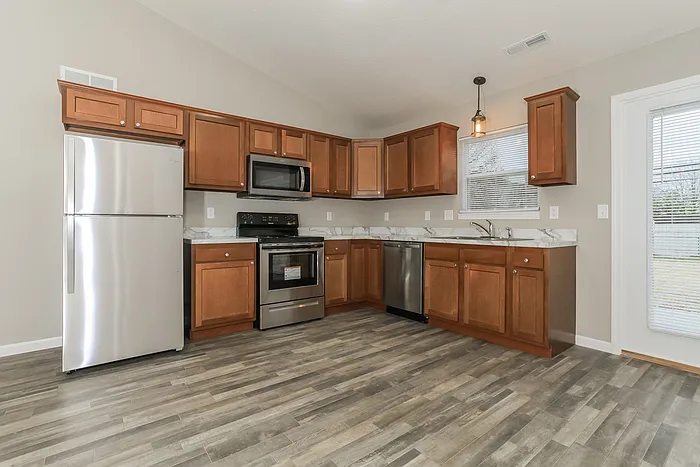 430 Clara Dr — Photo 4
