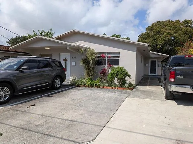 536 NW 43rd Ct — Photo 1