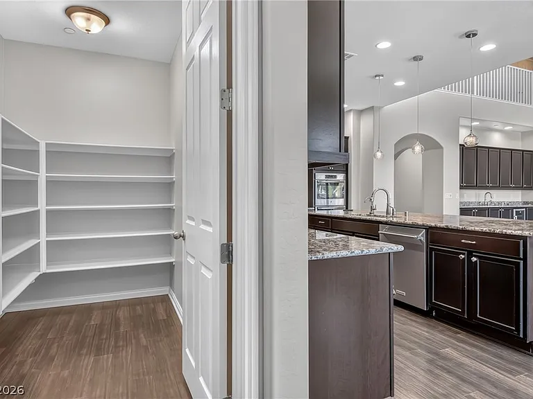 2852 Josephine Dr — Photo 14
