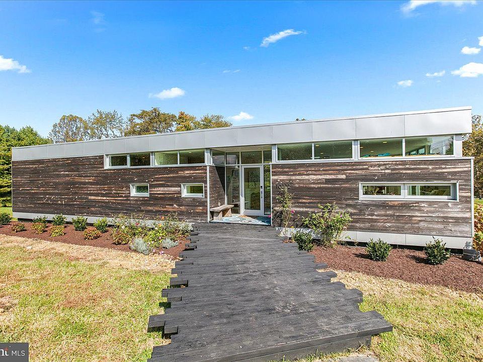 1st image of 10222 Van Thompson Rd