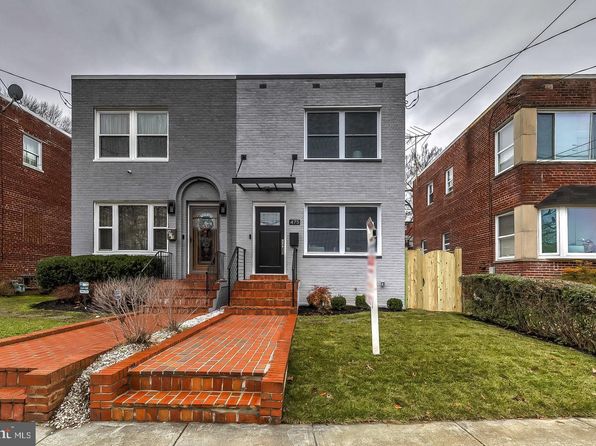 475 Madison St NE