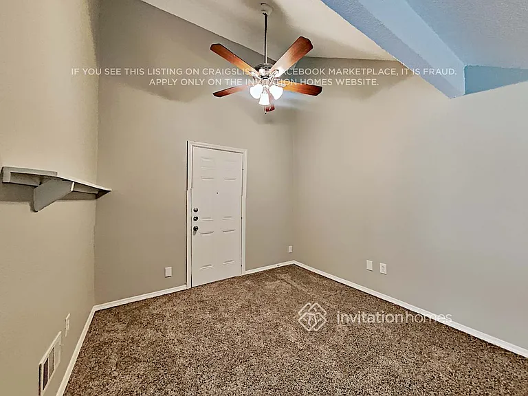 9218 Oak Hollow Dr — Photo 16