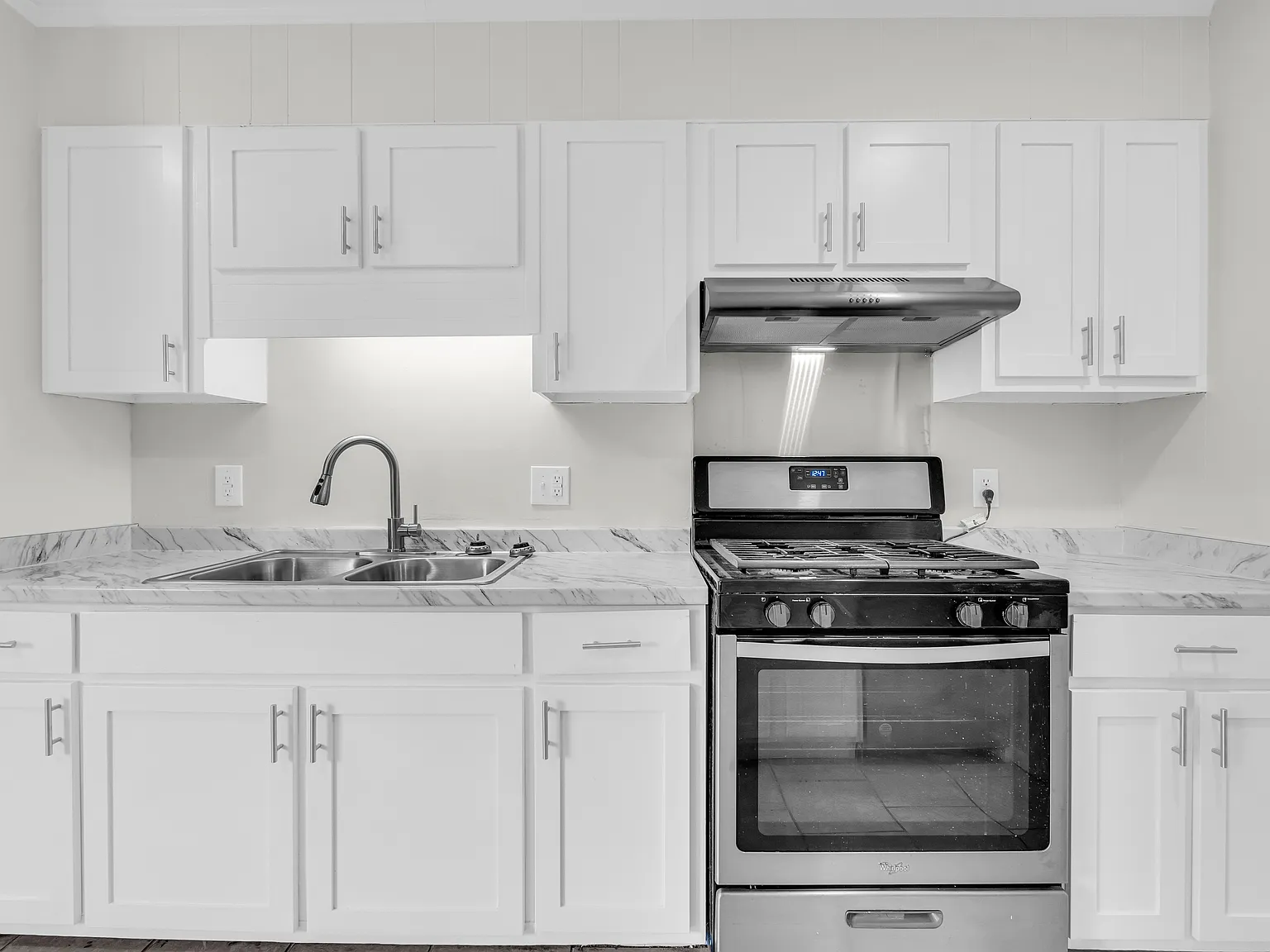 2 bed, 875 sqft, $1,050 — Photo 1