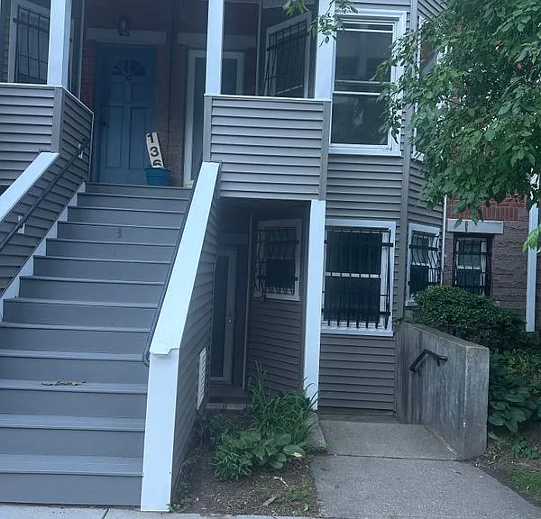 136 Maple Ave #B — Photo 1