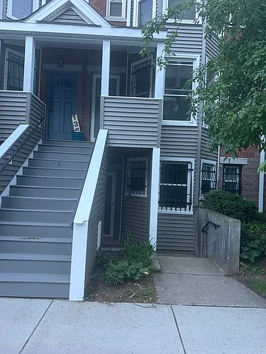 136 Maple Ave #B Photo 1