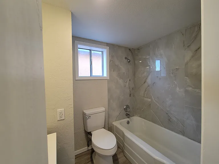 204 Ash St #2 — Photo 6
